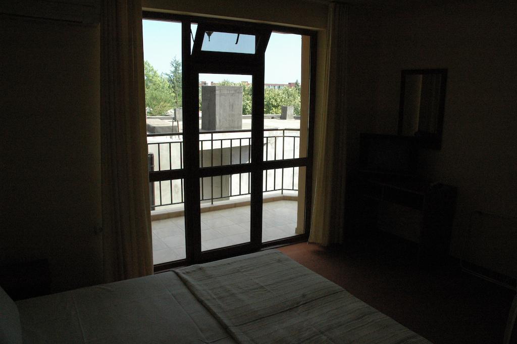Terra Guest House Ravda Exterior photo