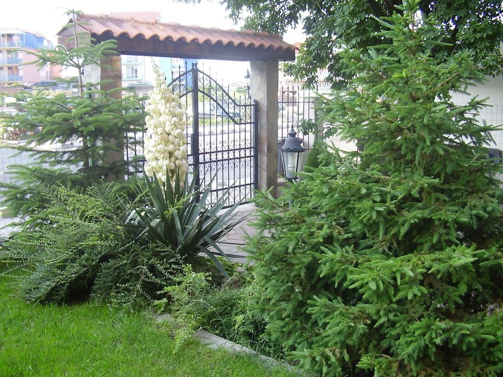 Terra Guest House Ravda Exterior photo